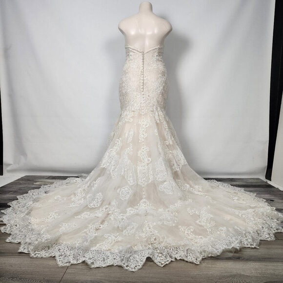 Allure Bridals 9407 Ivory Lace Mermaid Wedding Gown Size 1x-2x - Picture 3 of 11
